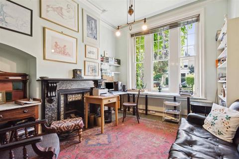 10 Edge Hill, London, SW19 4LP