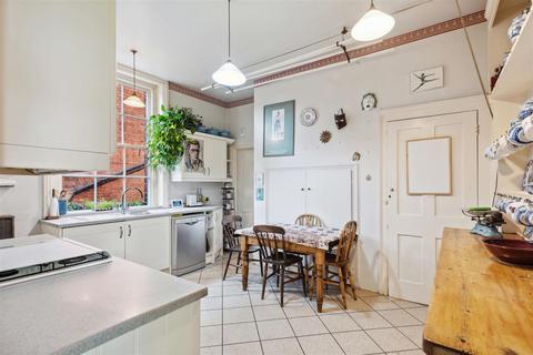 10 Edge Hill, London, SW19 4LP