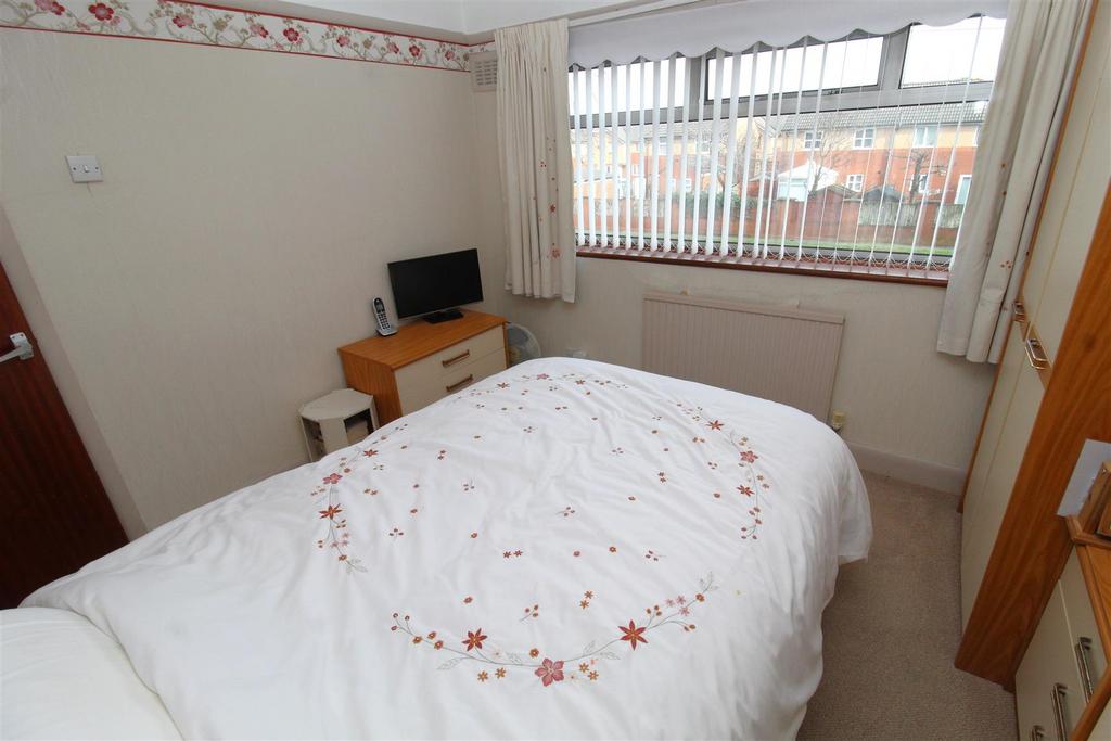 Bed1a.JPG
