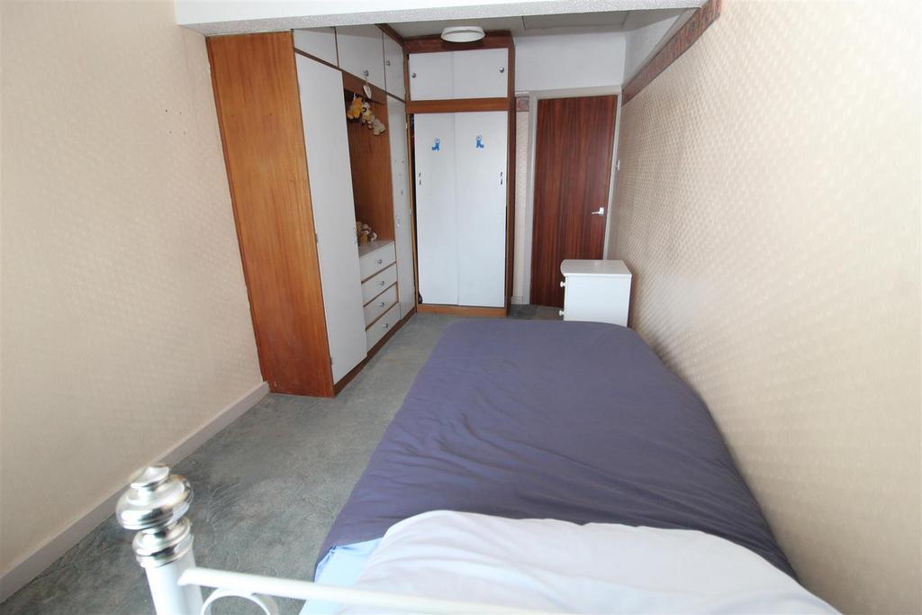 Bed3c.JPG
