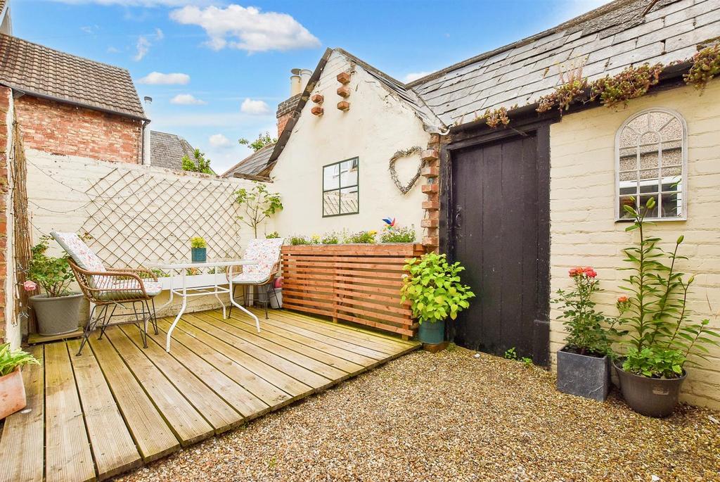 ## Courtyard Garden.jpg
