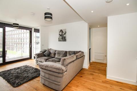1 bedroom apartment for sale, Lake Shore Drive, Bristol