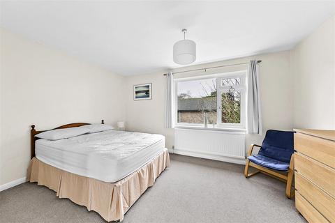 3 bedroom apartment to rent, Fairfax Road, Teddington