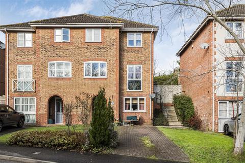 4 bedroom semi-detached house for sale, Coltsfoot Close, Burghfield Common, Reading