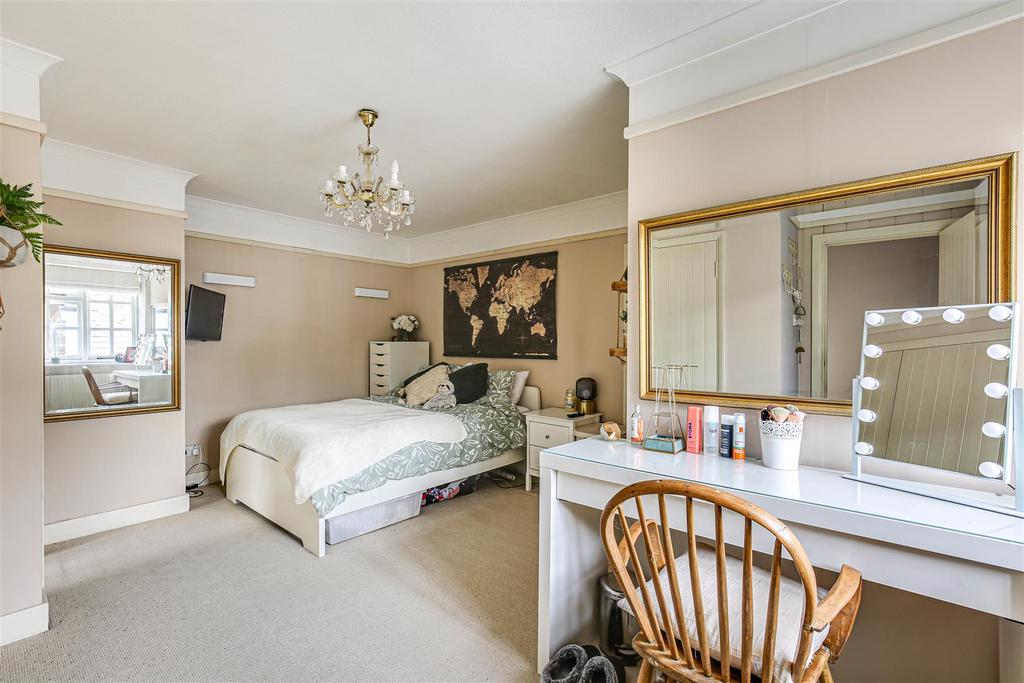 13 Bedroom 1.jpg