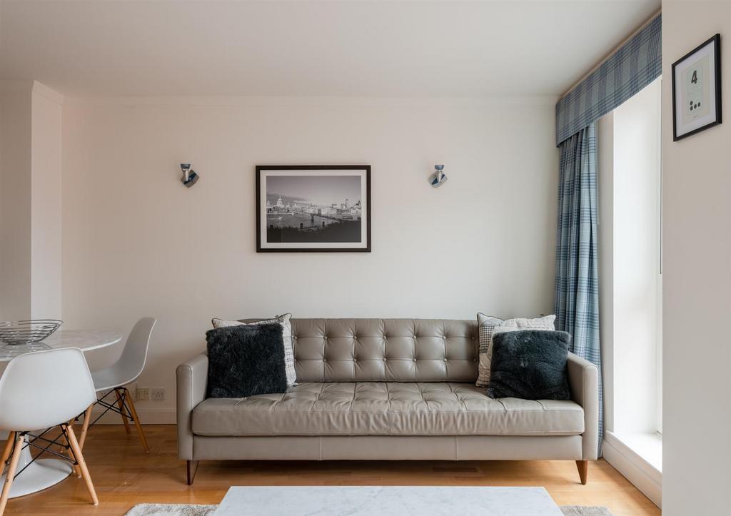 Flat 601 7 High Holborn-10.jpg