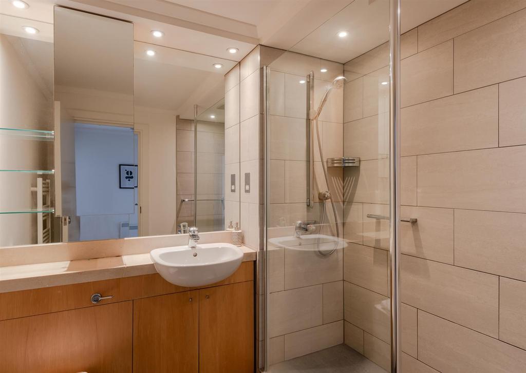 Flat 601 7 High Holborn-02.jpg