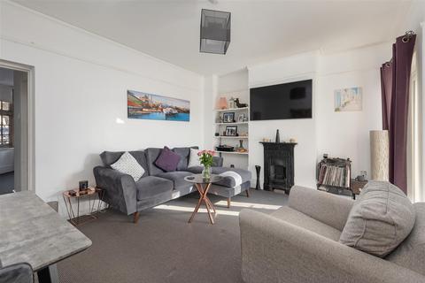 2 bedroom flat for sale, Tankerton Road, Tankerton, Whitstable