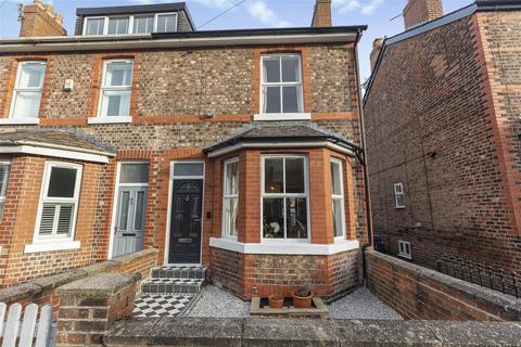 2 bedroom end of terrace house for sale, Mayors Road, Altrincham WA15