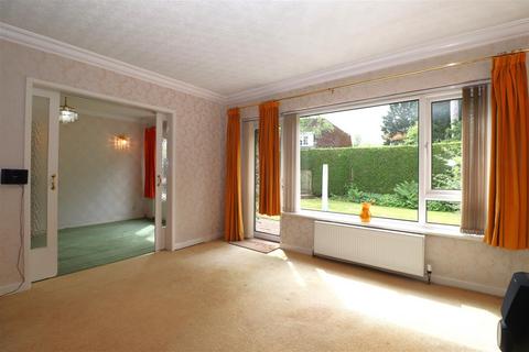 3 bedroom detached house for sale, Ferndale Drive, Kenilworth