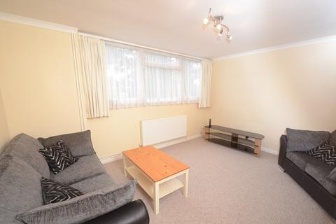 2 bedroom maisonette to rent - Bourne Way, Bromley, BR2