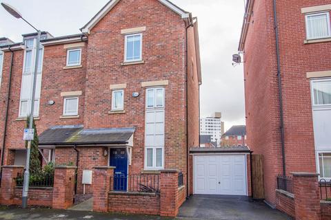 3 bedroom end of terrace house to rent - Bankwell Street, Hulme, Manchester, M15