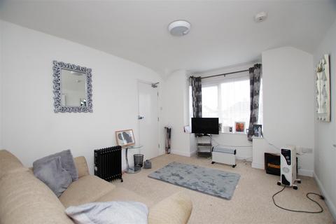 4 bedroom semi-detached house for sale - Oxford Road, Swindon SN3