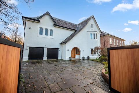 6 bedroom detached house to rent, York Drive, Bowdon WA14