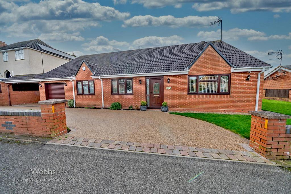 Lichfield Road, Cannock WS11 3 bed detached bungalow for sale £425,000