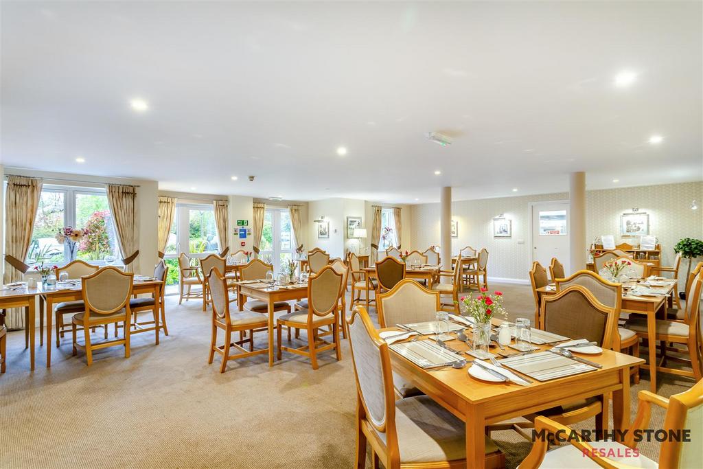 8585202-interior18.jpg
