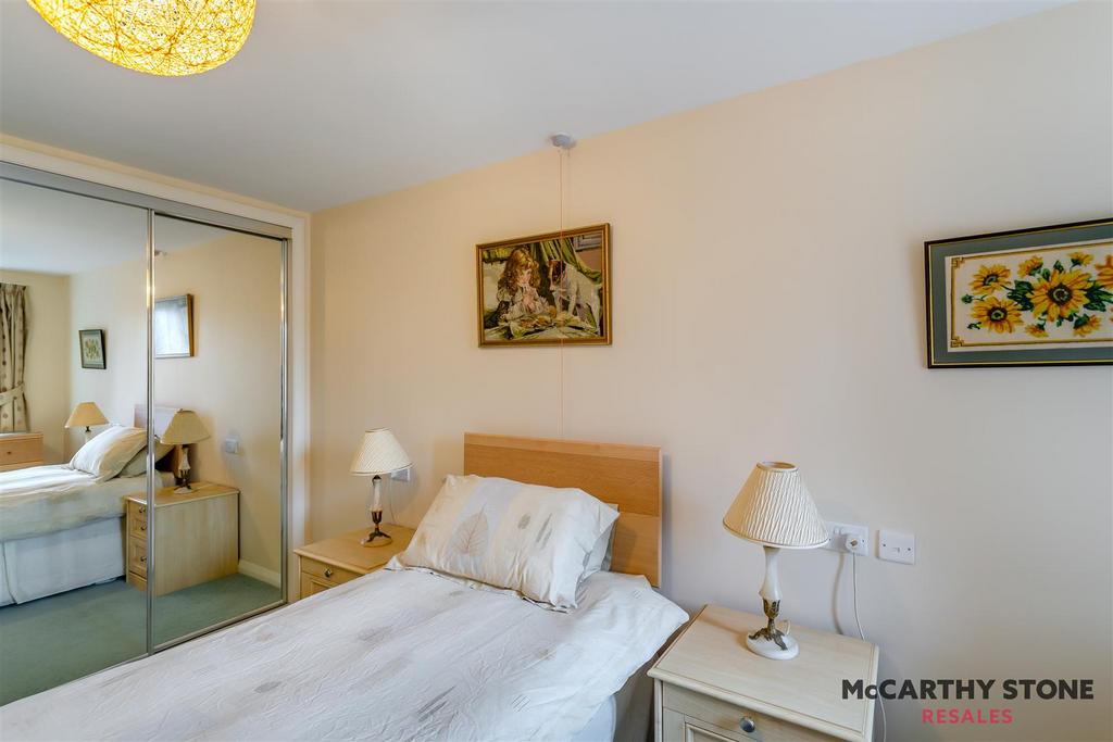 8585202-interior15.jpg