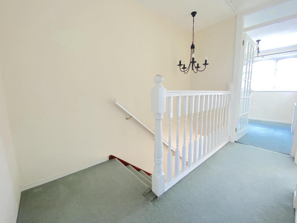 CODSALL, Ravenhill Drive 3 bed link detached house to rent £1,275 pcm