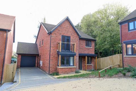 5 bedroom house for sale, Astbury Close, Daventry