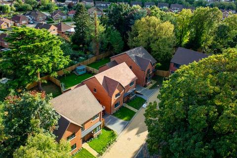 5 bedroom house for sale, Astbury Close, Daventry