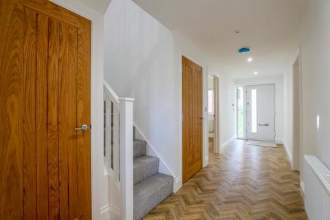 5 bedroom house for sale, Astbury Close, Daventry