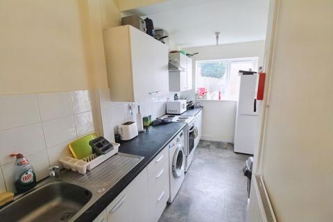 1 bedroom property to rent, King Street, Beeston, Nottingham, NG9 2DL