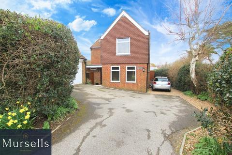 4 bedroom detached house for sale, Lime Kiln Road, Poole BH16