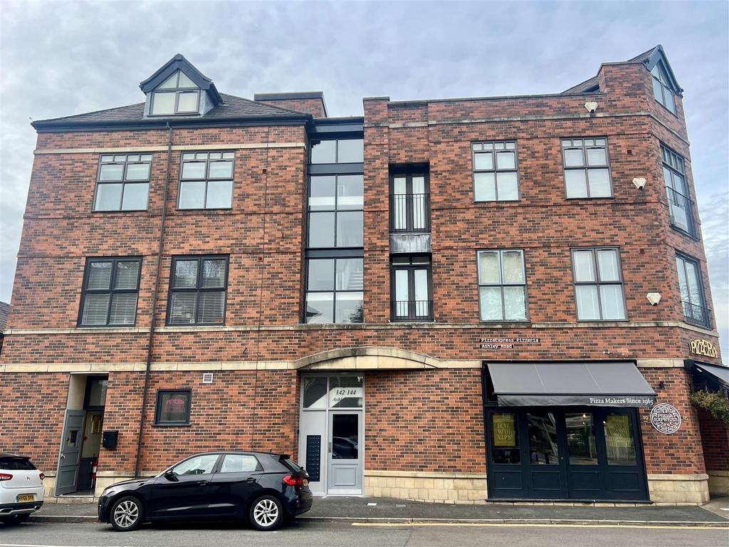 Ashley Road, Altrincham WA14 1 bed apartment for sale £200,000