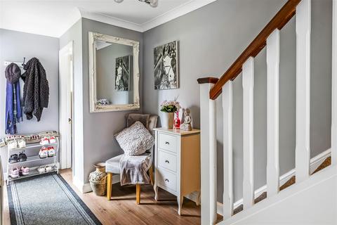 44 The Murreys, Ashtead, KT21 2LU