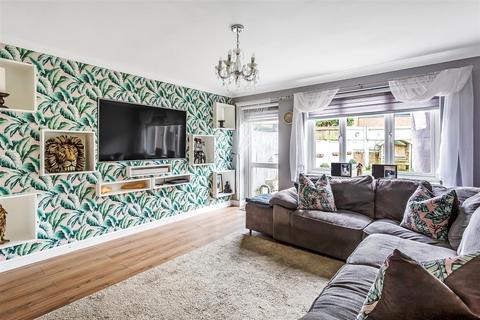 44 The Murreys, Ashtead, KT21 2LU