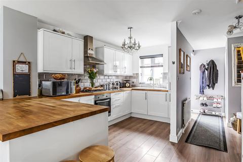44 The Murreys, Ashtead, KT21 2LU