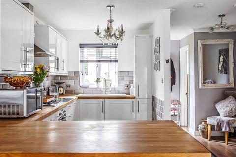 44 The Murreys, Ashtead, KT21 2LU