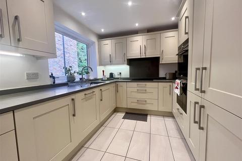 2 bedroom apartment for sale, Bow Green Road, Altrincham WA14