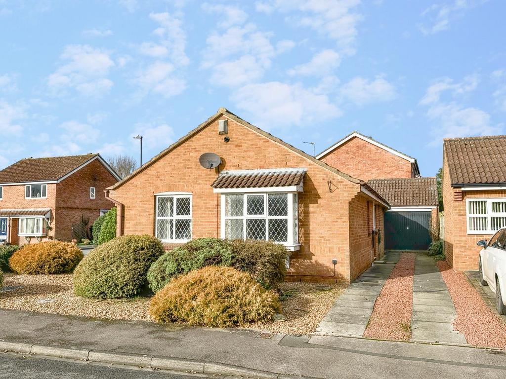 Stonefield Avenue, Easingwold, York 3 bed detached bungalow for sale