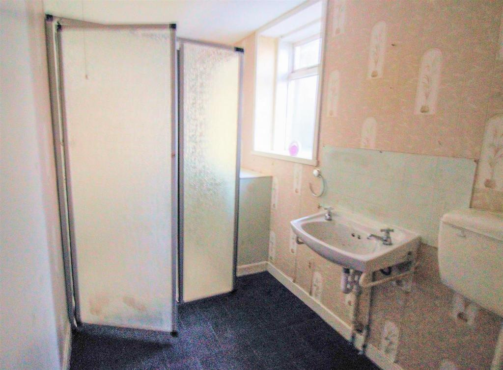 SHOWER ROOM-2.jpg