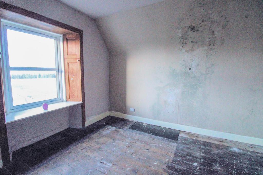 BEDROOM ONE-2.jpg