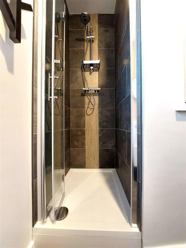 Shower room/w.c.