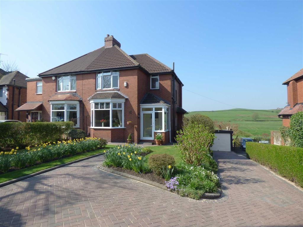 Oldham Road, Thornham, Rochdale, Lancashire 3 bed semidetached house