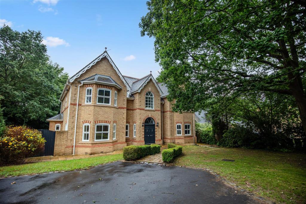 Green Walk, Bowdon WA14 6 bed detached house to rent £6,750 pcm (£