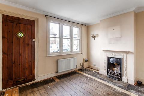 10 Middle Lane, Epsom, KT17 1DP