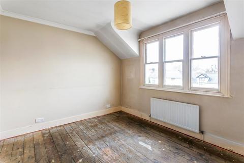 10 Middle Lane, Epsom, KT17 1DP