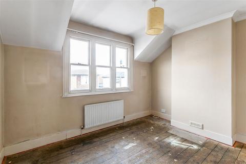 10 Middle Lane, Epsom, KT17 1DP