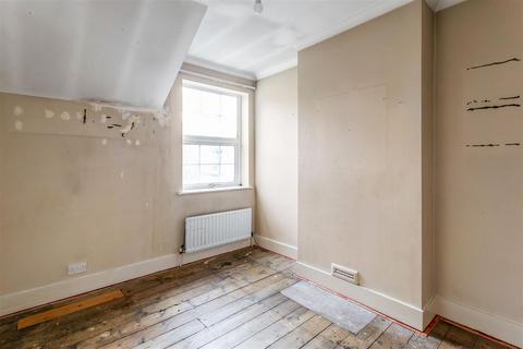 10 Middle Lane, Epsom, KT17 1DP
