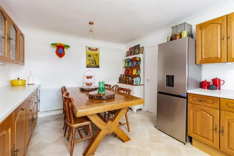 9a Punch Croft, New Ash Green, Longfield, DA3 8HP
