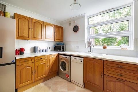 9a Punch Croft, New Ash Green, Longfield, DA3 8HP