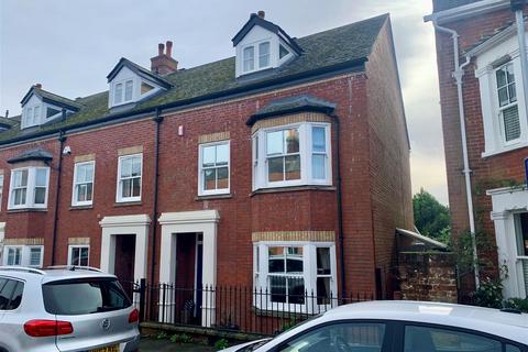 3 bedroom townhouse for sale, Harcourt Terrace, Salisbury