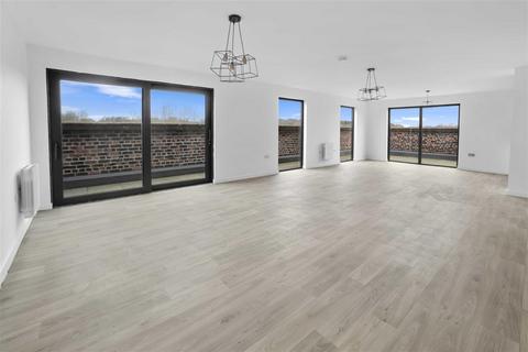 3 bedroom penthouse for sale, Meadow Mill, Stockport SK1