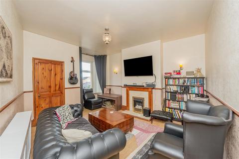 13 Arksey Place, Leeds, LS12 2NG