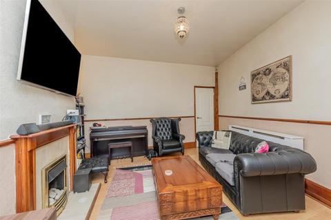 13 Arksey Place, Leeds, LS12 2NG