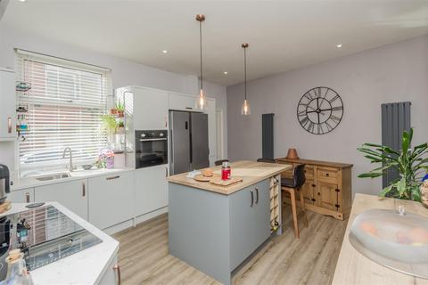 13 Arksey Place, Leeds, LS12 2NG